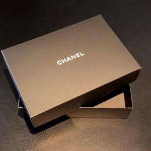 Chanel Gift Black Medium Box